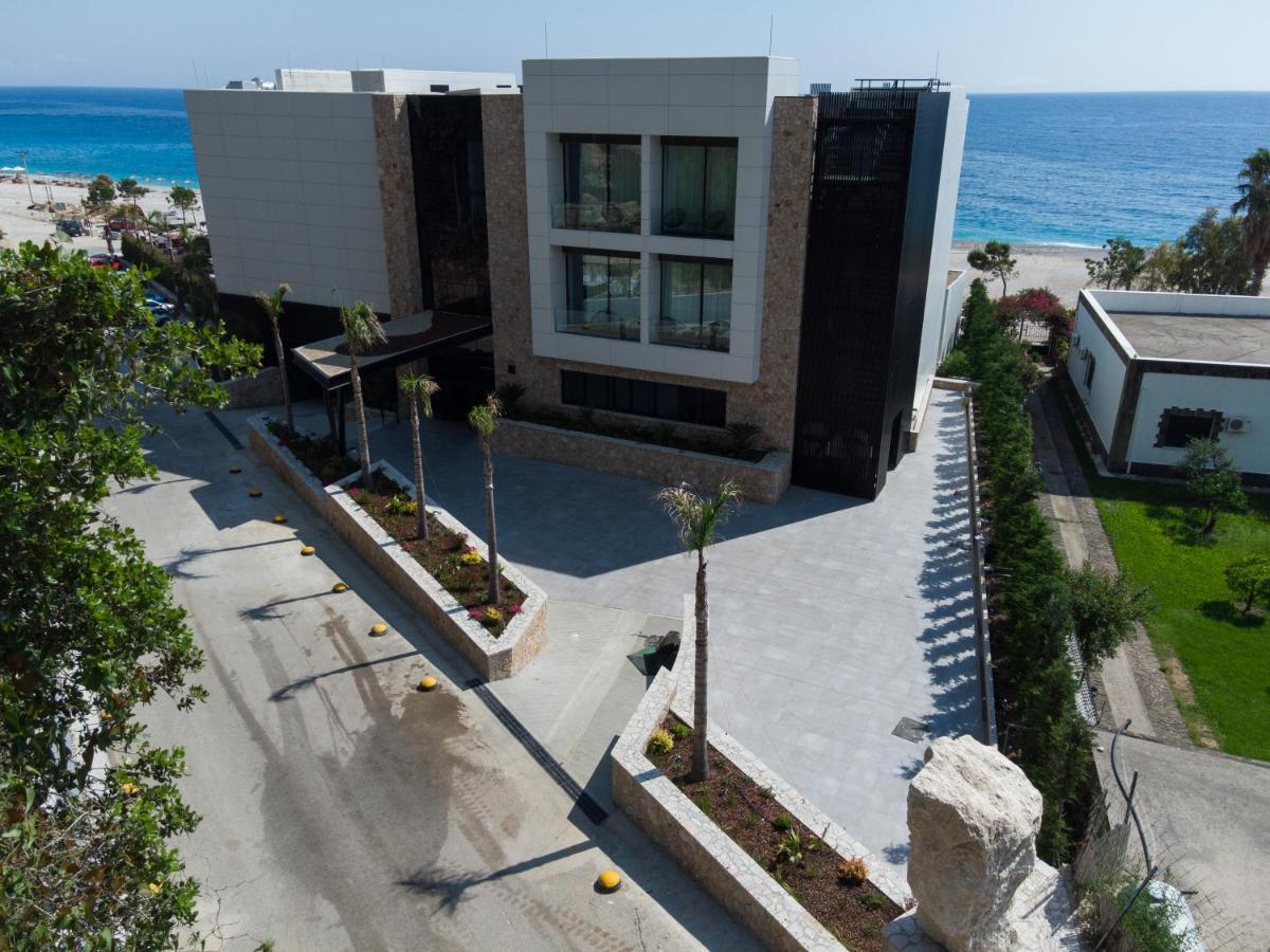 Nassau Hotel Dhermi Exterior photo